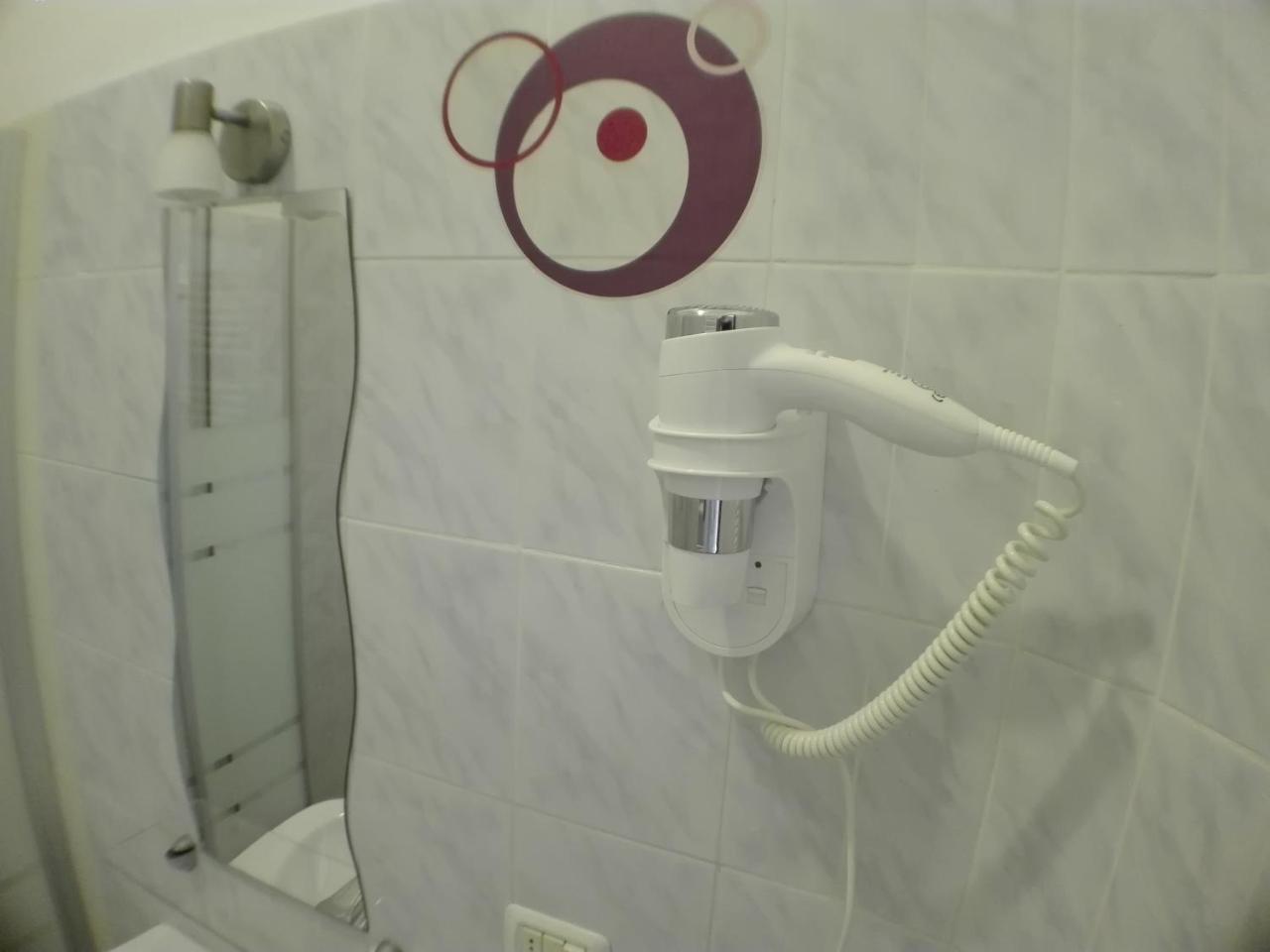 Camera Tripla Standard